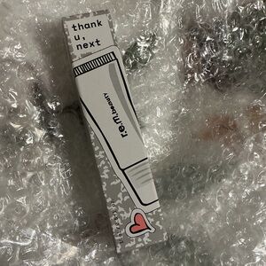 r.e.m. beauty Lip Balm - Gray